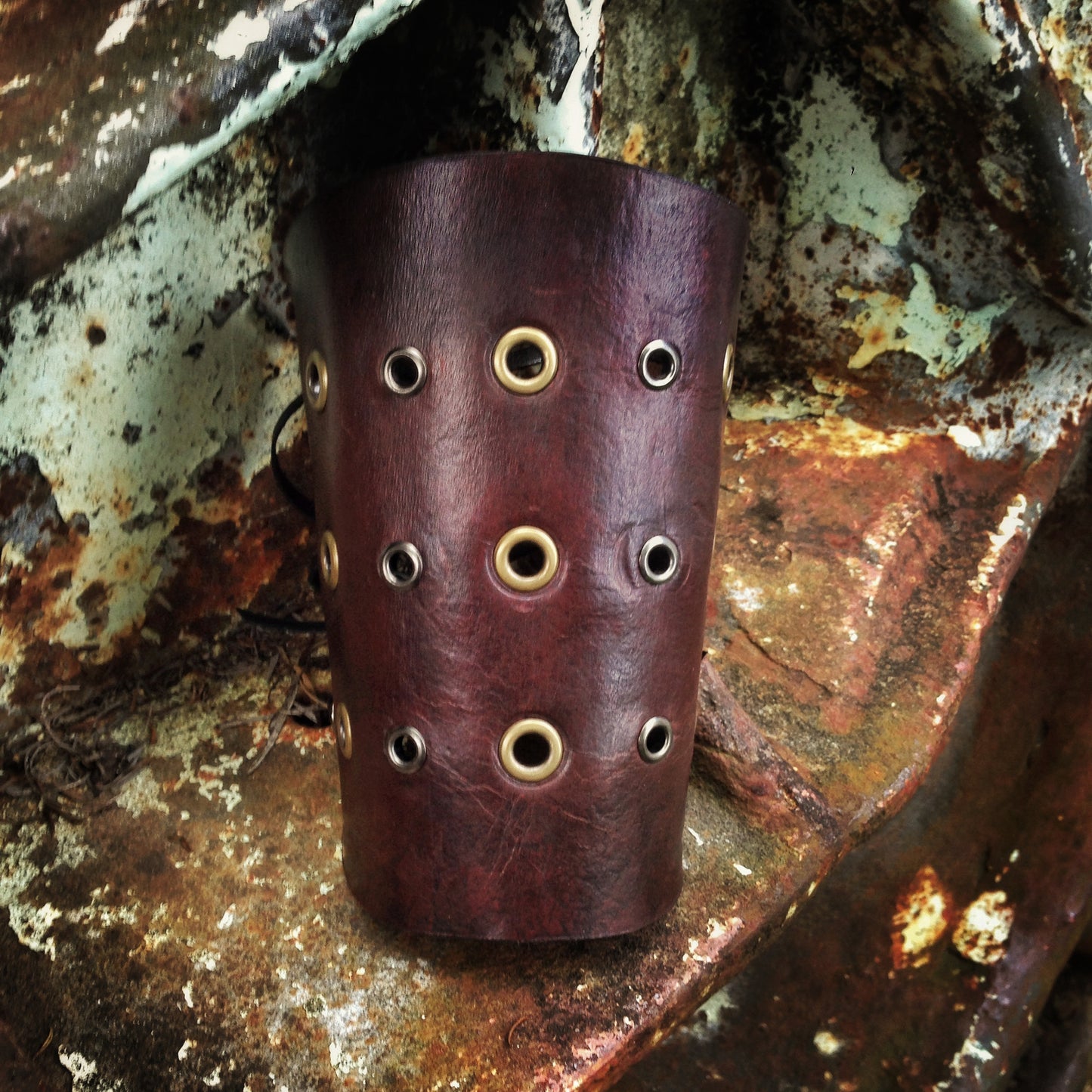 Eye Eye bracer (single)