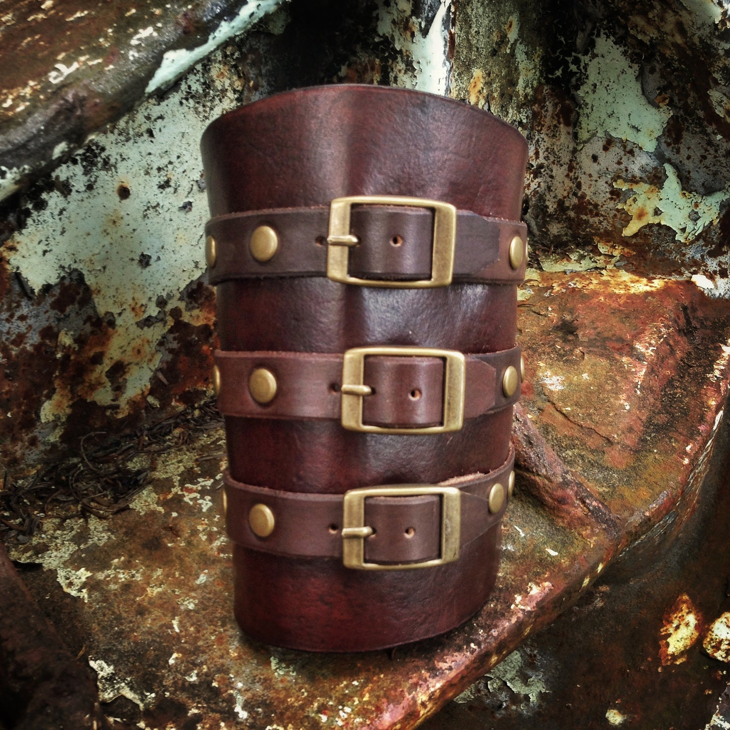 Buckle Up bracer (single)